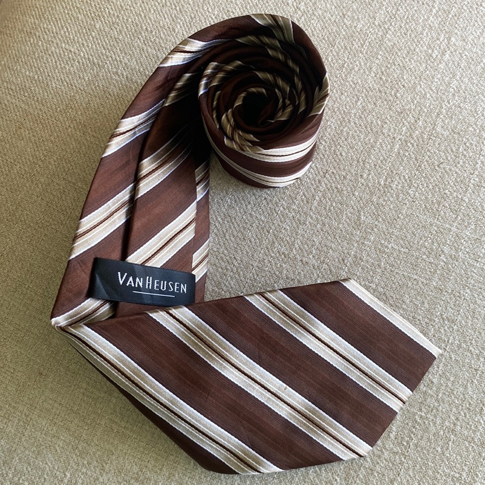 New Van‎ Heusen silk tie
